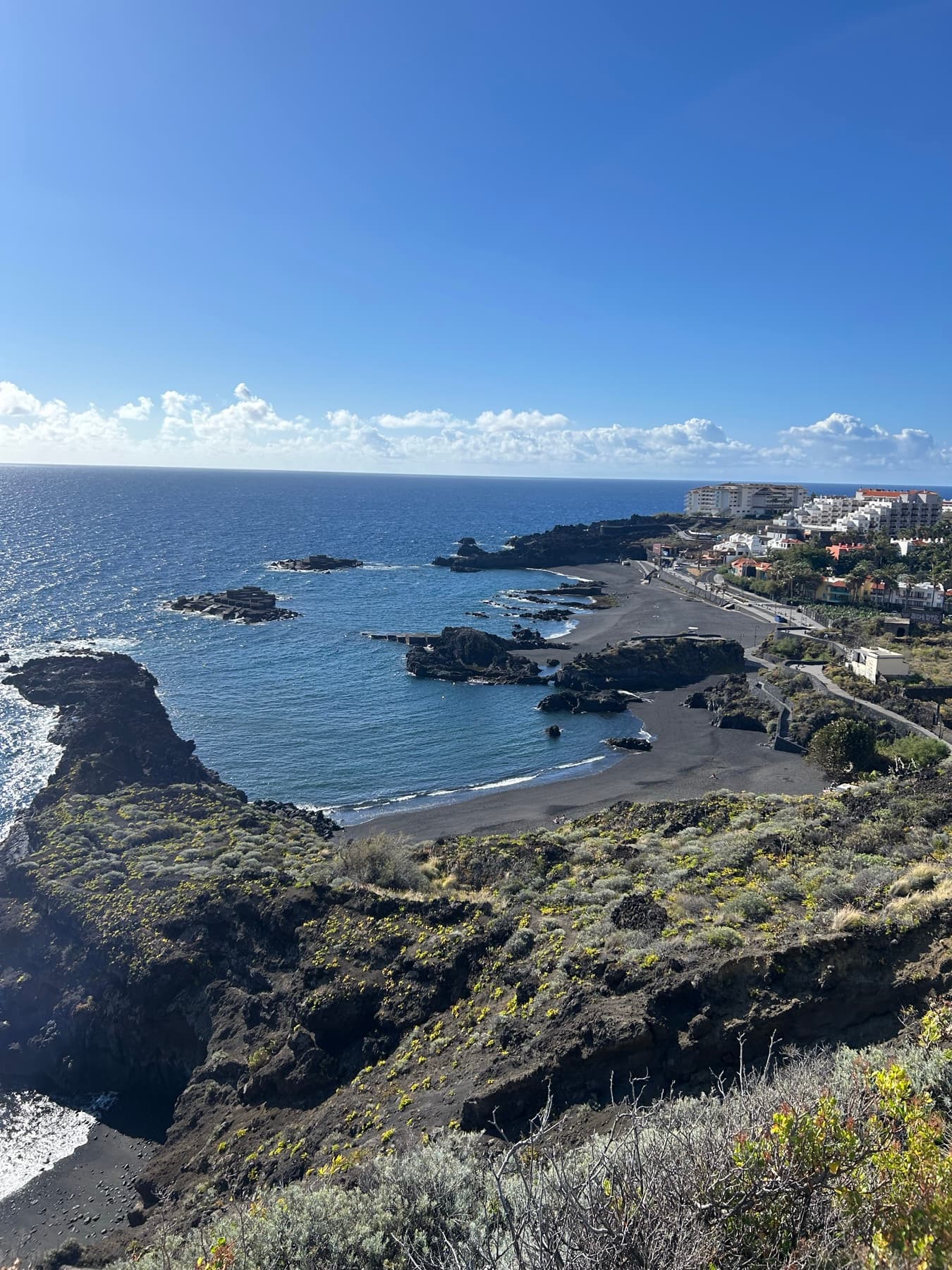 Costa canaria vista desde un mirador alto